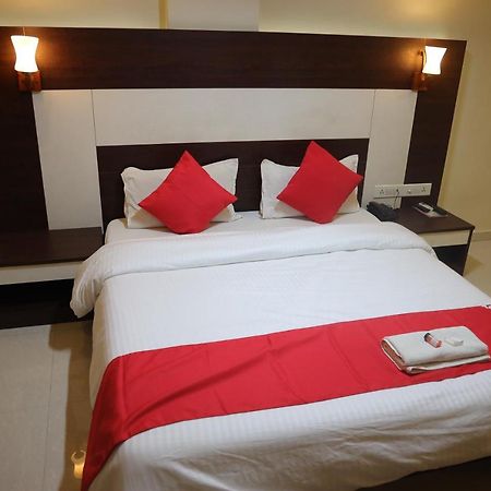 Hotel Alpha Vadodara Eksteriør billede