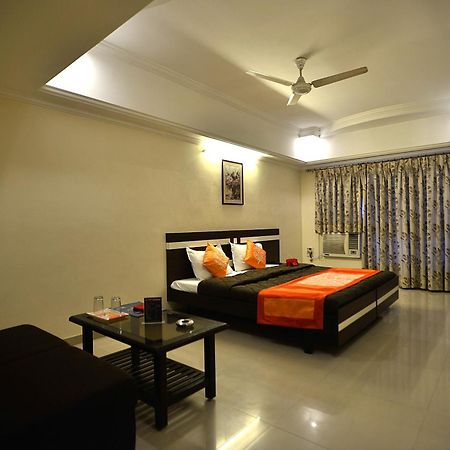 Hotel Alpha Vadodara Eksteriør billede