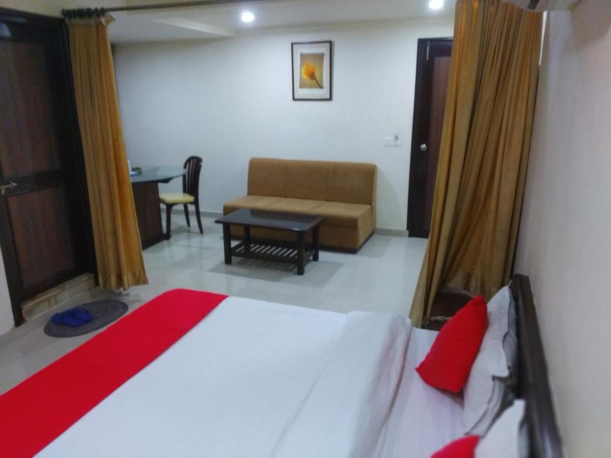 Hotel Alpha Vadodara Eksteriør billede