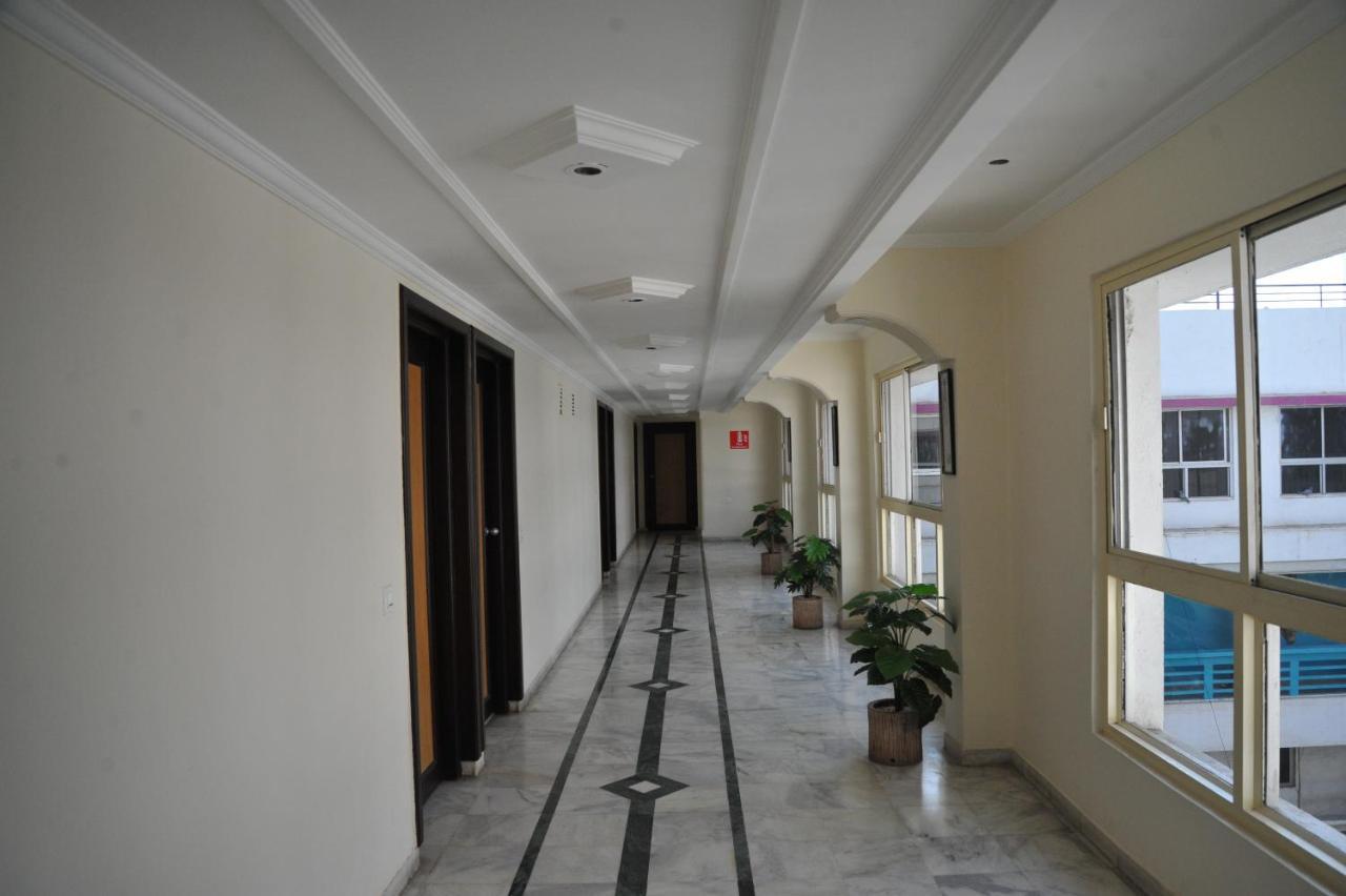 Hotel Alpha Vadodara Eksteriør billede