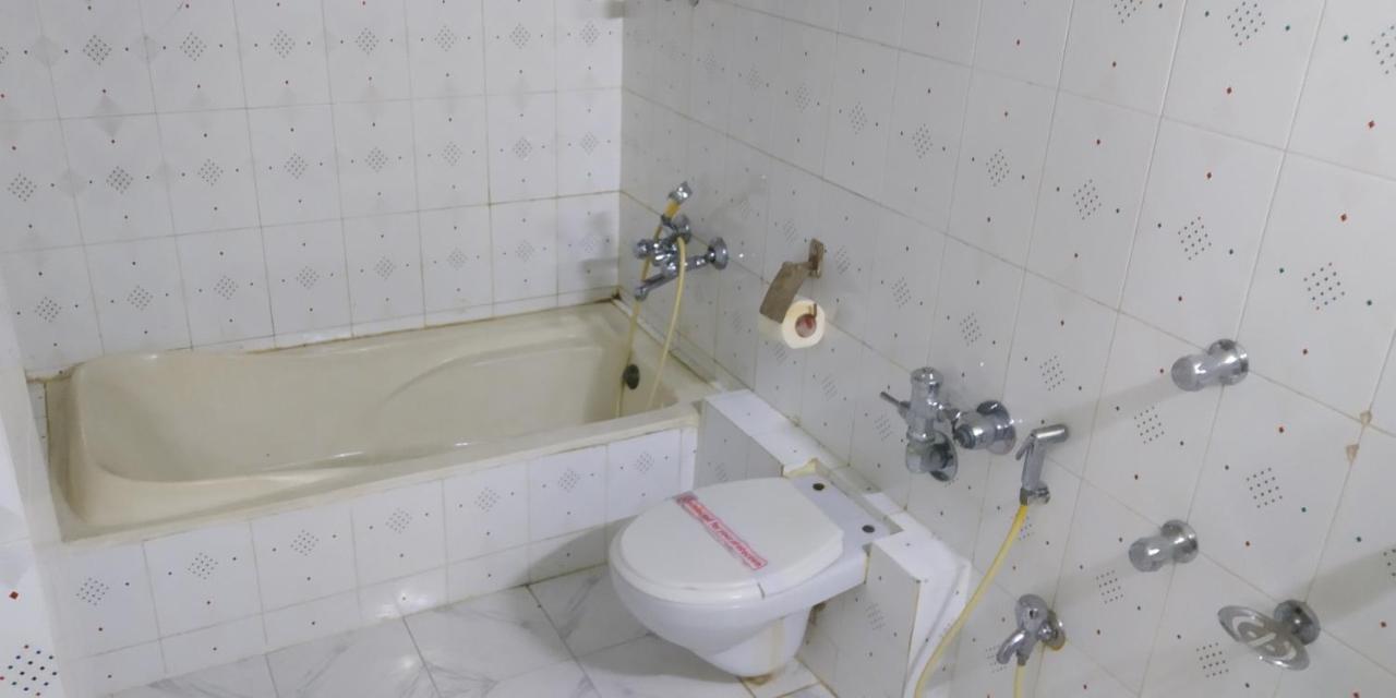 Hotel Alpha Vadodara Eksteriør billede