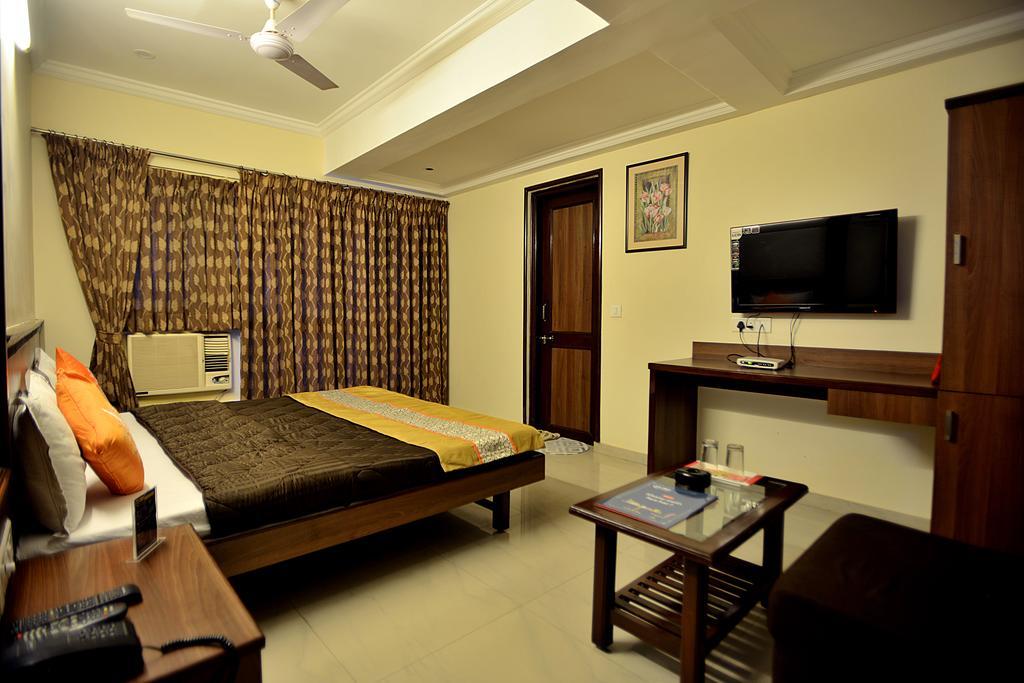 Hotel Alpha Vadodara Eksteriør billede