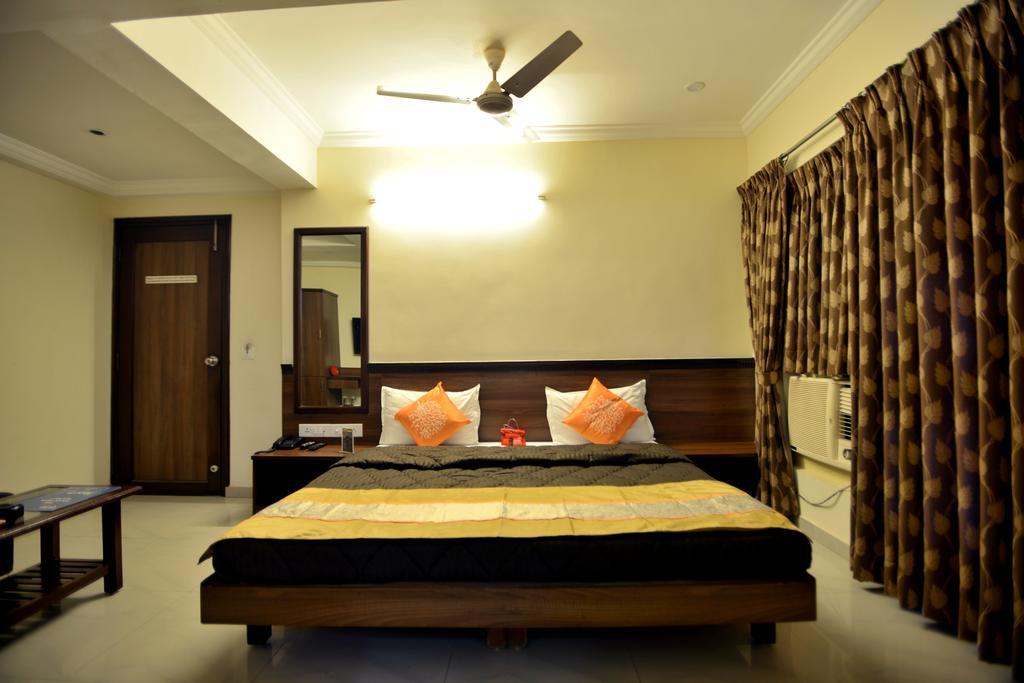 Hotel Alpha Vadodara Eksteriør billede