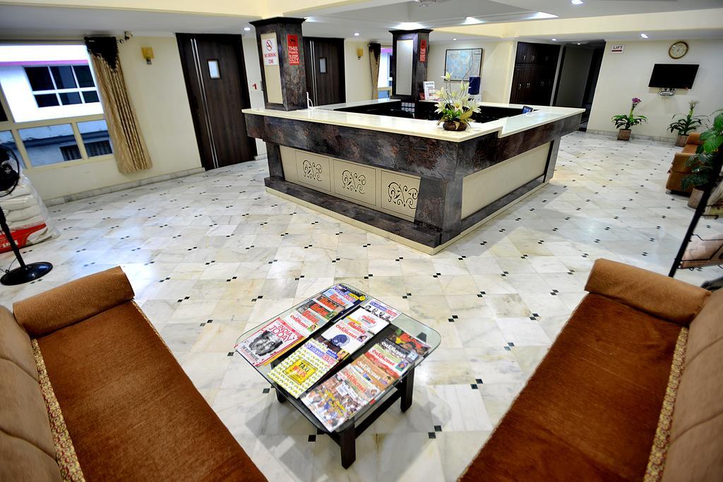 Hotel Alpha Vadodara Eksteriør billede