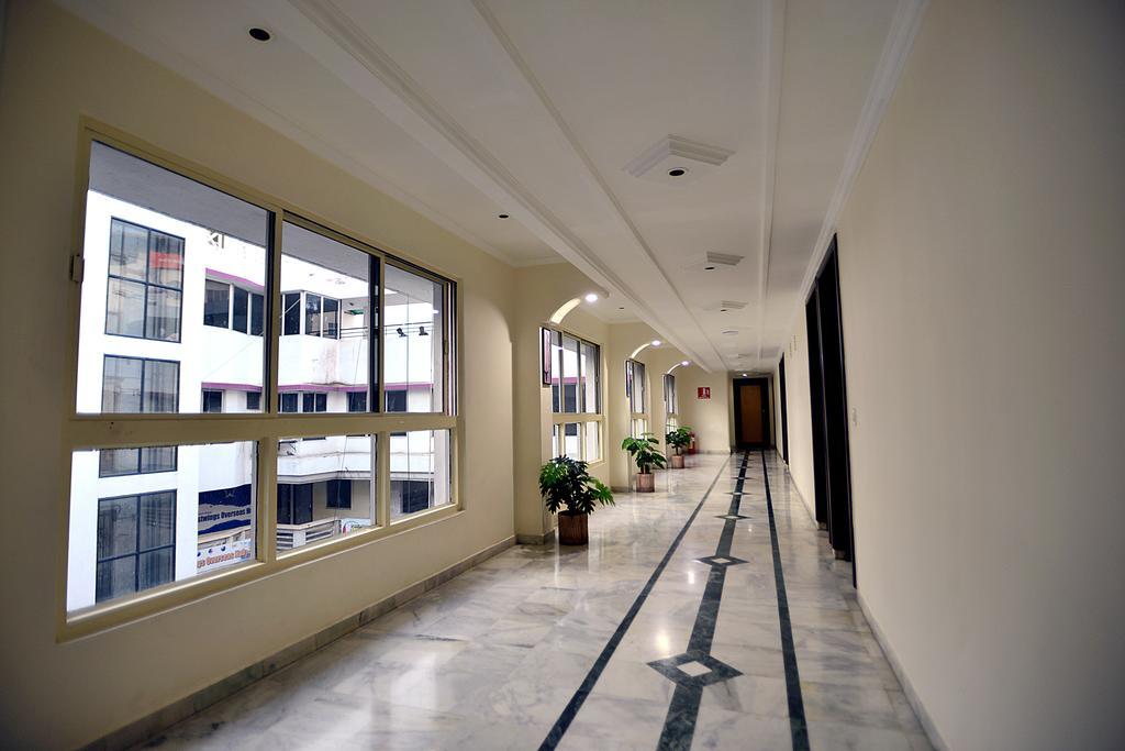Hotel Alpha Vadodara Eksteriør billede