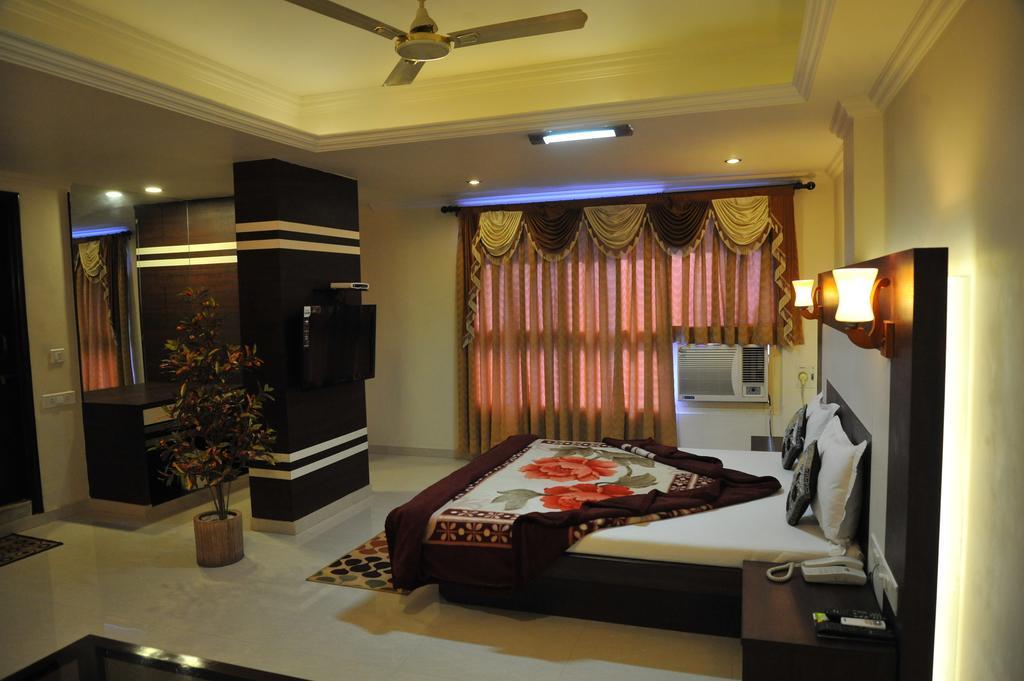 Hotel Alpha Vadodara Værelse billede