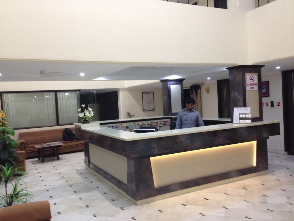 Hotel Alpha Vadodara Eksteriør billede