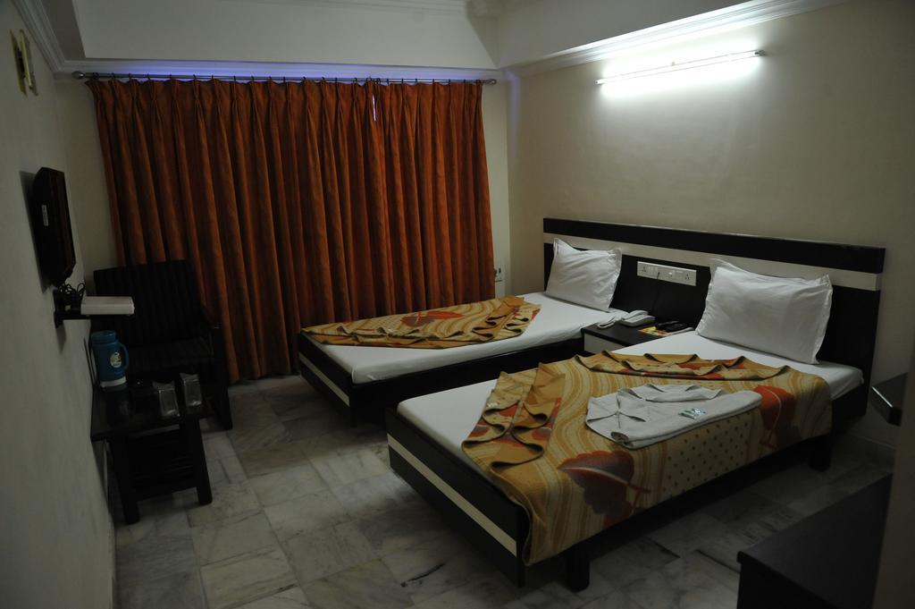 Hotel Alpha Vadodara Eksteriør billede